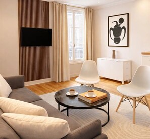 Standard-Apartment, Blick auf den Innenhof | Wohnbereich