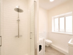 Standard Apartment, Courtyard View | Bathroom - 1631 StMartin (Paris)