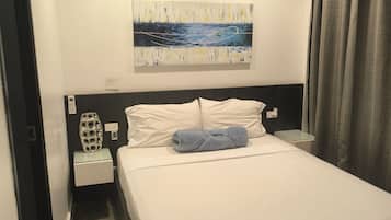 Iron/ironing board, WiFi, bed sheets