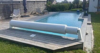 House 4p with private pool near the sea