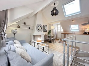 Appartement Duplex Deluxe, vue cour intérieure | Vue de la chambre