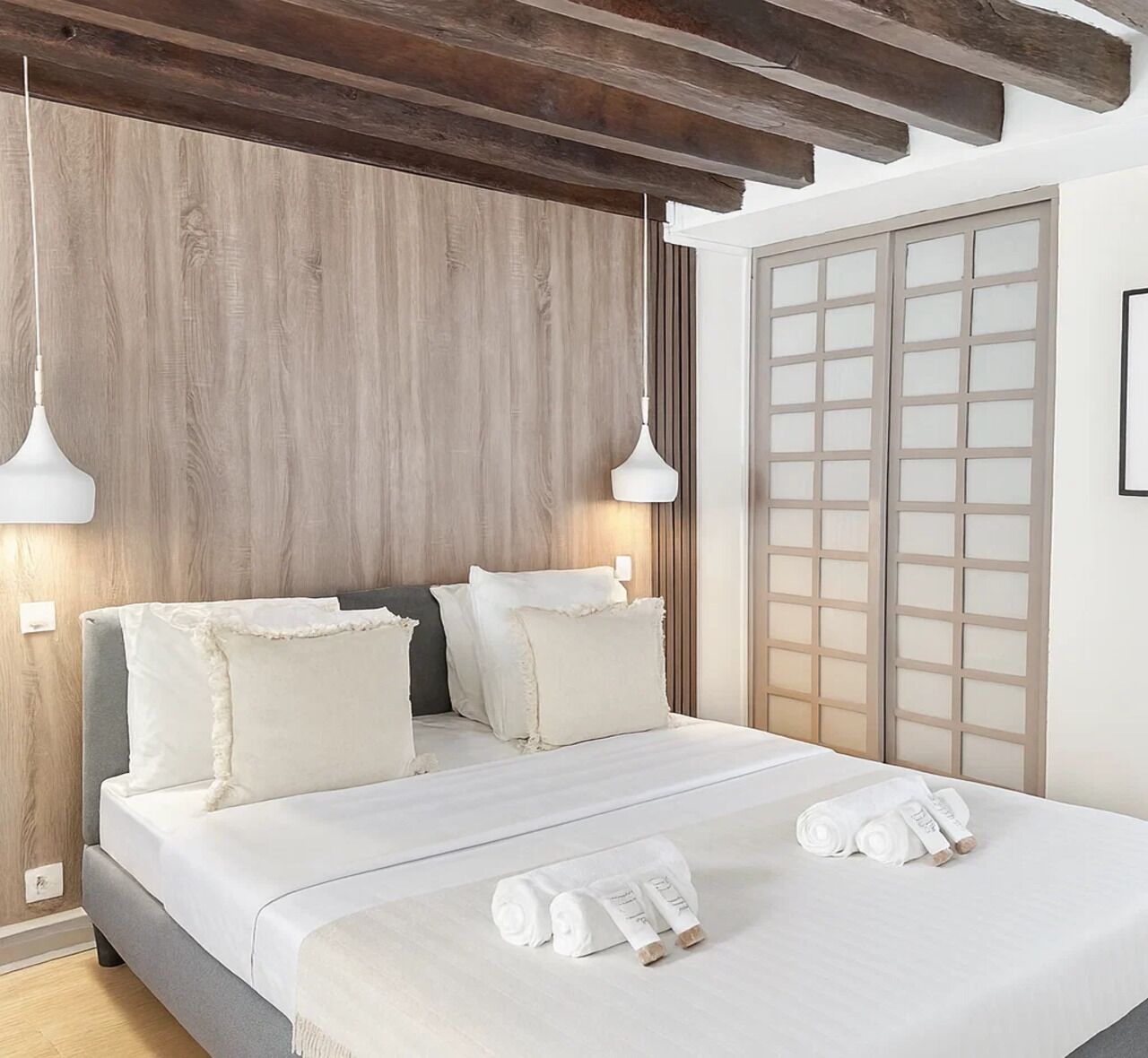 Appartement Duplex Deluxe, vue cour intérieure | Vue de la chambre