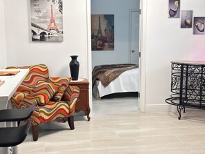 1 bedroom, iron/ironing board, WiFi, bed sheets - Magico Apartment near UCF (Orlando)