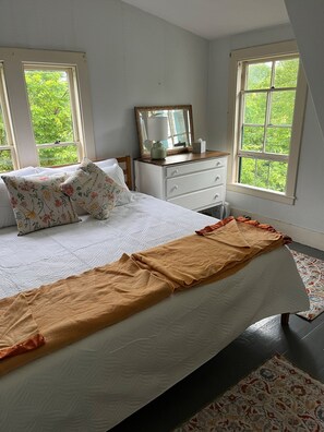 4 bedrooms, bed sheets