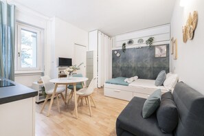 1 bedroom, desk - Easylife - Elegant and Functional in Porta Venezia (Milano)