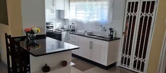 MoreB's Place: 2 Bedrm duplex Solar and Water backUp & wifi