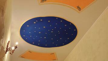 Classic Single Room, City View | Interior