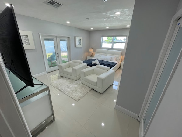 4 chambres, bureau, Wi-Fi gratuit, draps fournis