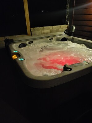 Baignoire à remous extérieure