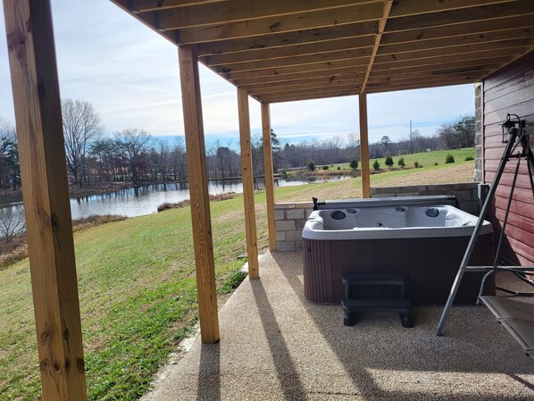 Bain à remous extérieur