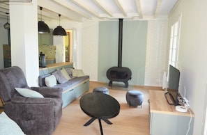 TV, fireplace, table tennis