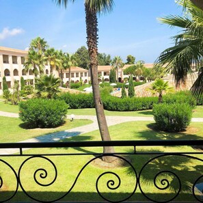 Property grounds - À 200m de la plage | T3 avec vue mer | Piscine (Linguizzetta)