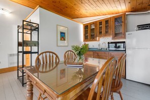 Dining - B - Farm Suite on a Cattle Farm (Loudon)