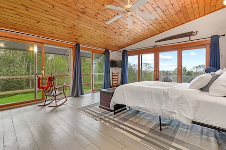1 室のベッドルーム、デスク、アイロン / アイロン台、WiFi. B - Farm Suite on a Cattle Farm