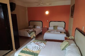 Family Double or Twin Room | Free WiFi - Merida D3 (Veracruz)