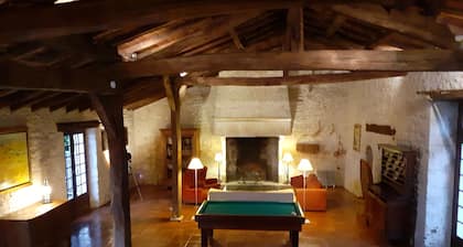 Grande Ferme typiquement quercynoise du XVIII Ăšme siĂšcle