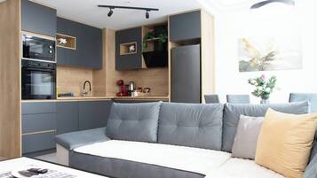 Apartment, 2 Bedrooms, Accessible, Garden View | Ruang tamu
