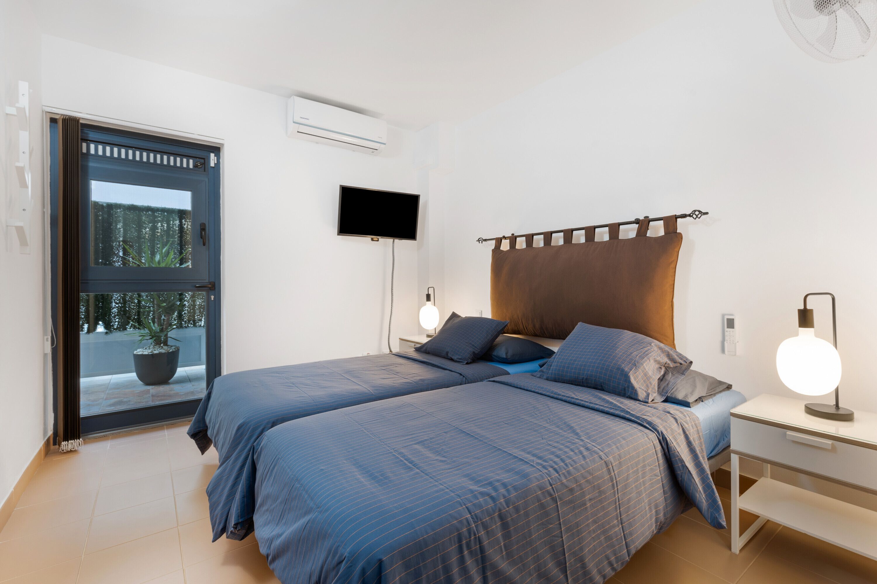 2 makuuhuonetta, silitysrauta/-lauta, Wi-Fi, vuodevaatteet