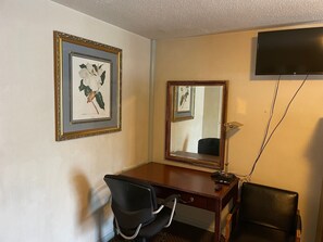 Classic Single Room | Desk, free WiFi, bed sheets