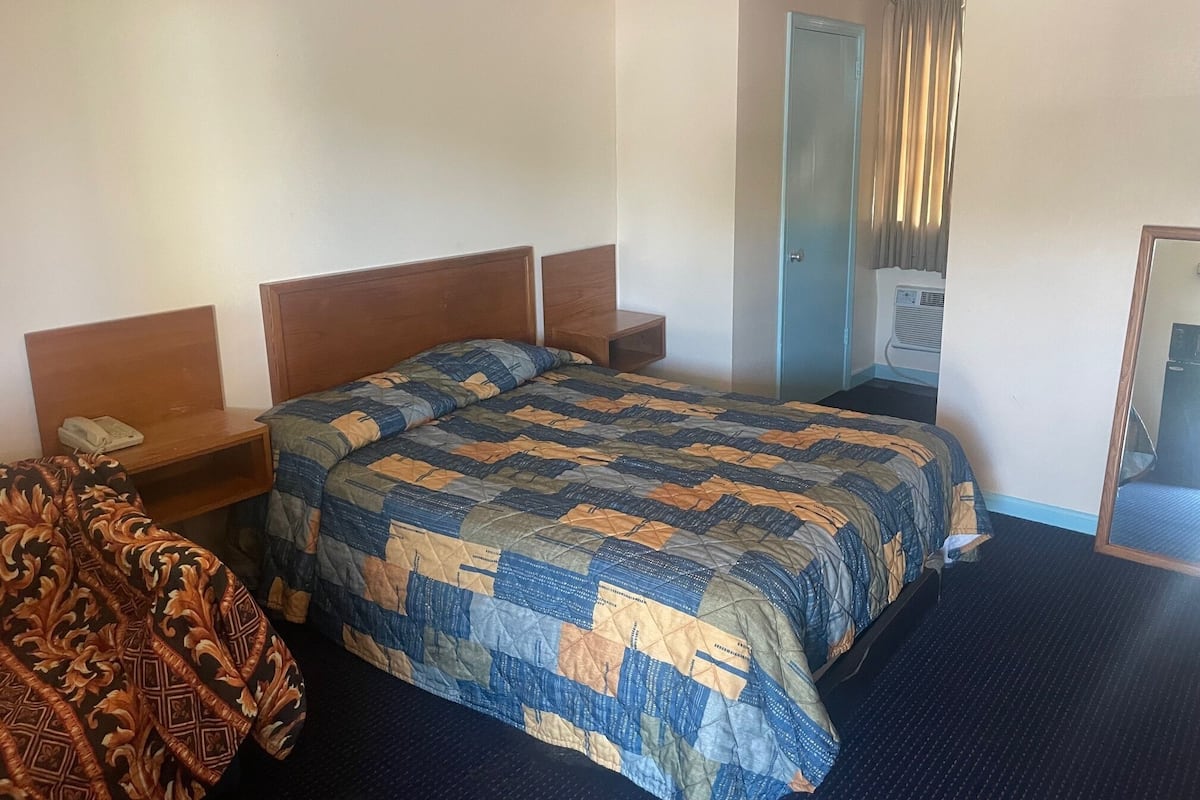 Classic Single Room | Desk, free WiFi
