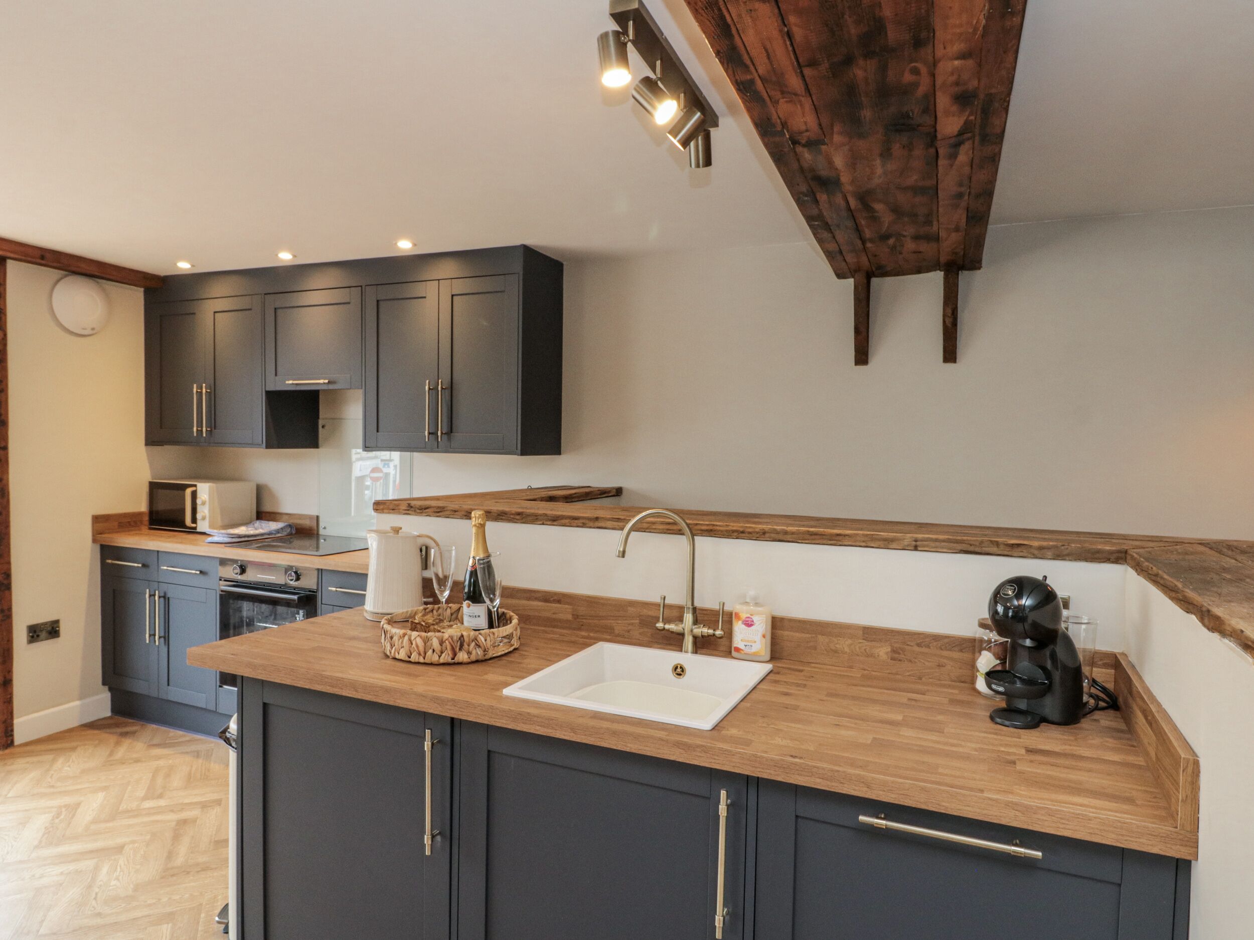 Dishwasher, cookware/dishes/utensils