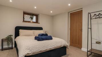 1 bedroom, individually decorated, individually furnished, free WiFi