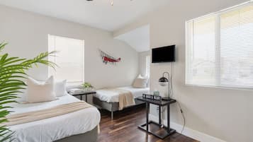 Iron/ironing board, travel crib, WiFi, bed sheets