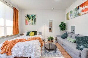 Bügeleisen/Bügelbrett, kostenloses WLAN, Bettwäsche