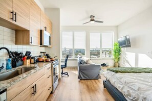 Bügeleisen/Bügelbrett, kostenloses WLAN, Bettwäsche