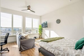 Iron/ironing board, free WiFi, bed sheets