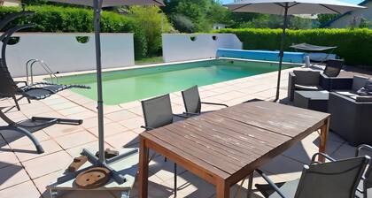 Villa in St Denis With Private Pool & Pyrenees View