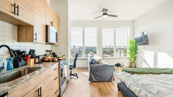 Iron/ironing board, free WiFi, bed sheets