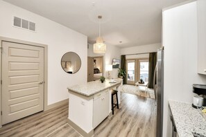 Fer et planche à repasser, Wi-Fi gratuit, draps fournis