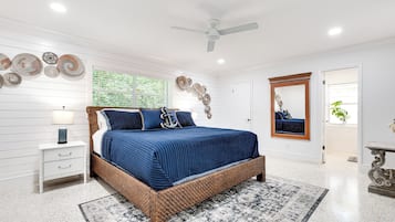 3 bedrooms, desk, iron/ironing board, free WiFi