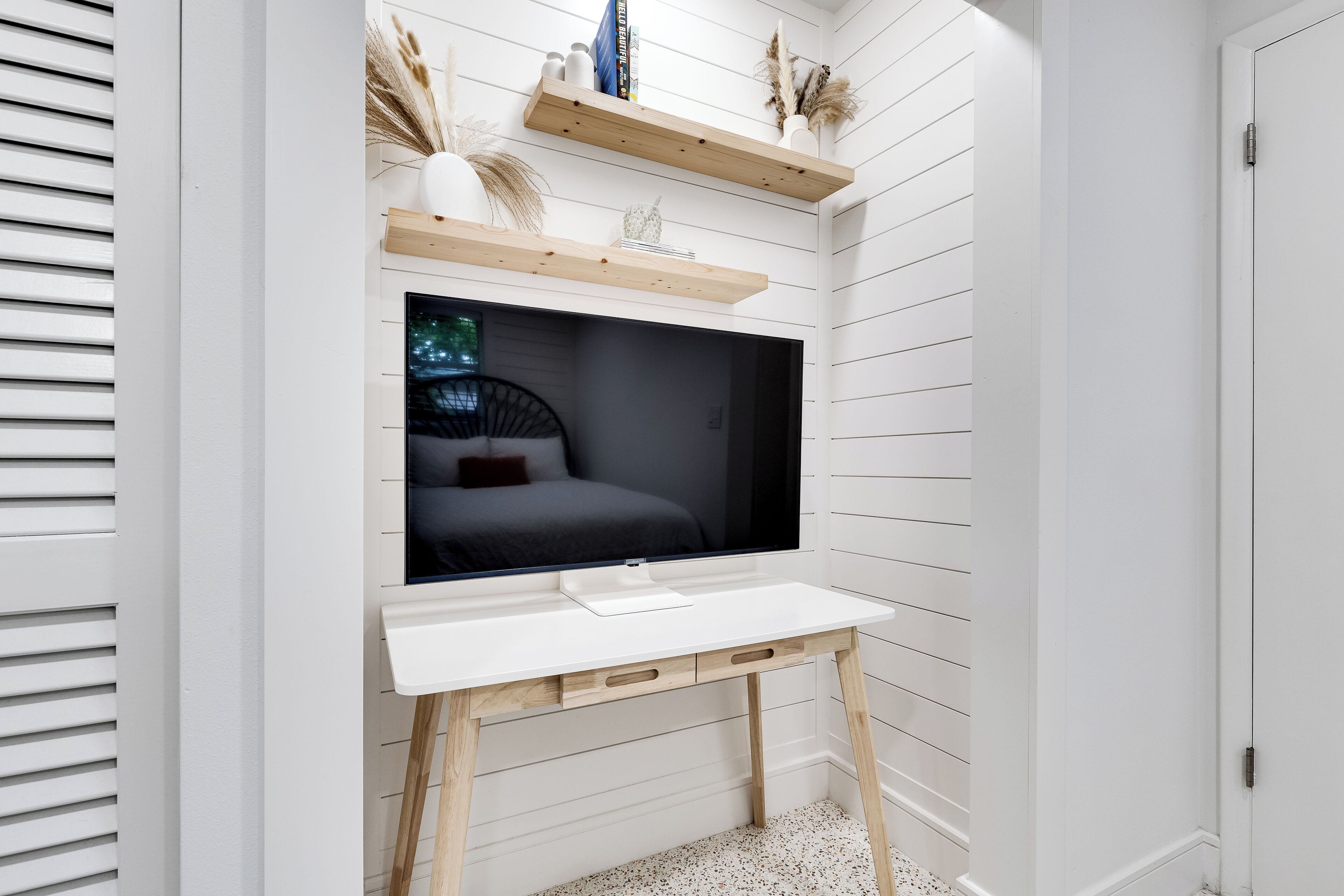 3 bedrooms, desk, iron/ironing board, free WiFi