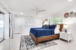 3 bedrooms, desk, iron/ironing board, free WiFi