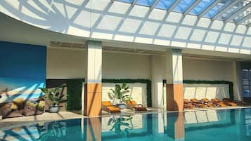 Apartment, 2 Bedrooms, Accessible, Garden View | Kolam renang | Kolam renang tertutup