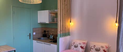 1 chambre, fer et planche Ă repasser, Wi-Fi, draps fournis