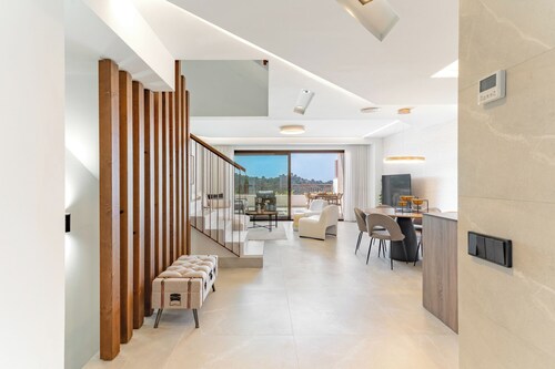 Casa Masari - 3BR Townhouse in the mountains with sea views