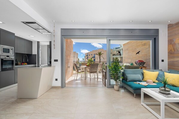 Smart TV - Luxury 2-bedroom 2-bathroom apartment in Cabo Roig area, Spain (Orihuela)