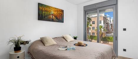 2 slaapkamers, een strijkplank/strijkijzer, wifi, rolstoeltoegang