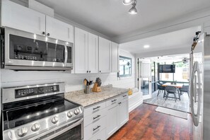 Micro-ondas, fogão, cooktop, lava-louças