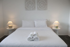 2 slaapkamers, een strijkplank/strijkijzer, gratis wifi, beddengoed