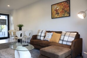 Smart TV - Cosy 2BR House in Carrington Rd (Auckland)