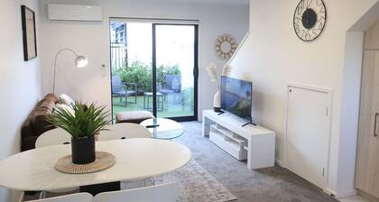 Cosy 2BR House in Carrington Rd