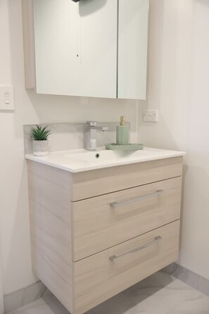 Hair dryer, towels - Cosy 2BR House in Carrington Rd. (Auckland)