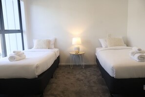 2 bedrooms, desk, iron/ironing board, free WiFi - Cosy 2BR House in Carrington Rd. (Auckland)