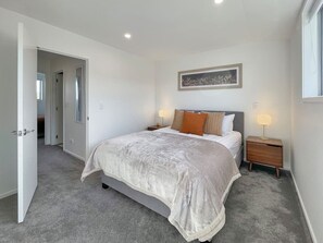 2 chambres, fer et planche à repasser, Wi-Fi, draps fournis