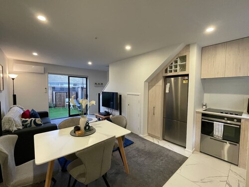 Lovely Christchurch 1BR Home