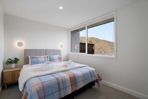 2 slaapkamers, een strijkplank/strijkijzer, gratis wifi, beddengoed